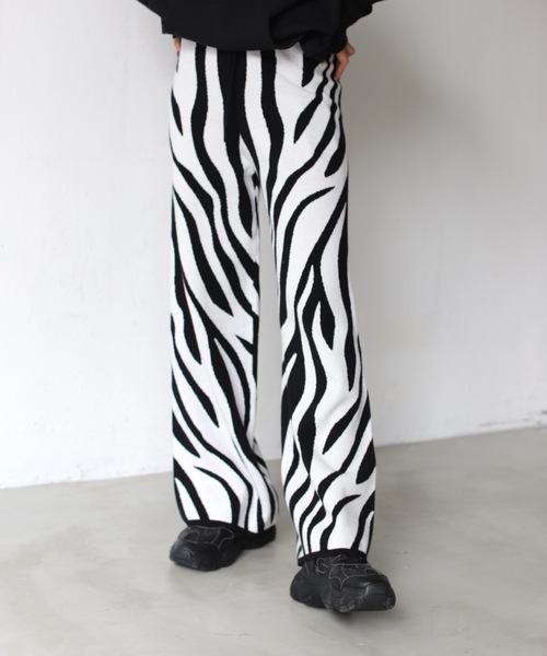 SHAGGIE（シャギー）の「ゼブラ柄ワイドニットパンツ（その他パンツ・レディース・ブラック/カーキ・S/M/L）」の12枚目の写真