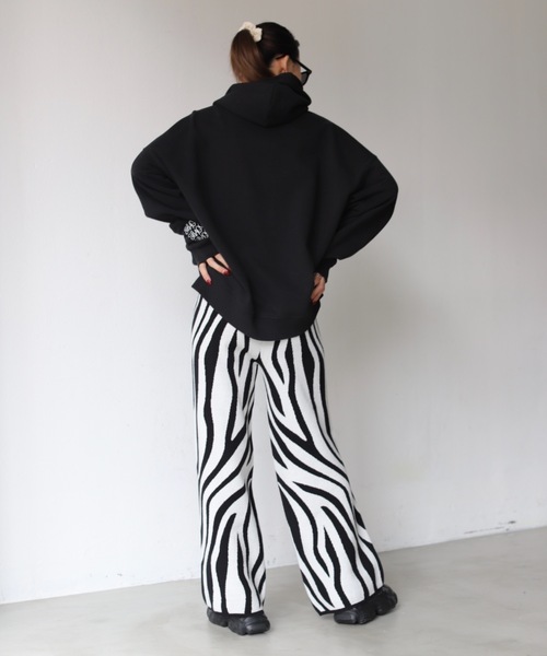 SHAGGIE（シャギー）の「ゼブラ柄ワイドニットパンツ（その他パンツ