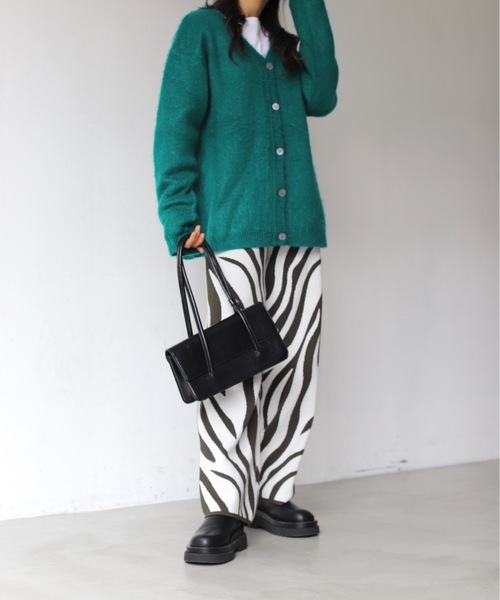 SHAGGIE（シャギー）の「ゼブラ柄ワイドニットパンツ（その他パンツ・レディース・ブラック/カーキ・S/M/L）」の22枚目の写真
