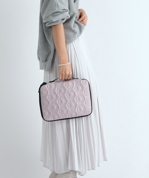 Actually(アクチュアリー)の「スマイルキルティング タブレットケース <11インチ対応> マルチケース・ゲーム収納(PC・タブレットケース・レディース・ブラック/ピンク/シルバー/ブルー・フリー)」の16枚目の写真