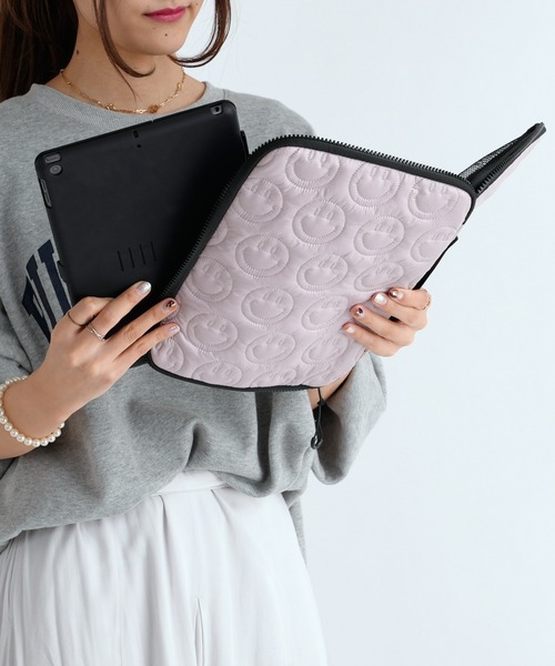 Actually(アクチュアリー)の「スマイルキルティング タブレットケース <11インチ対応> マルチケース・ゲーム収納(PC・タブレットケース・レディース・ブラック/ピンク/シルバー/ブルー・フリー)」の10枚目の写真