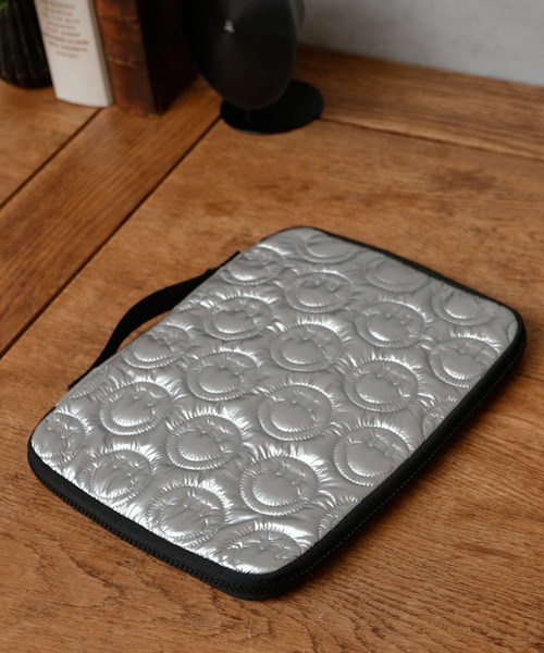 Actually(アクチュアリー)の「スマイルキルティング タブレットケース <11インチ対応> マルチケース・ゲーム収納(PC・タブレットケース・レディース・ブラック/ピンク/シルバー/ブルー・フリー)」の14枚目の写真