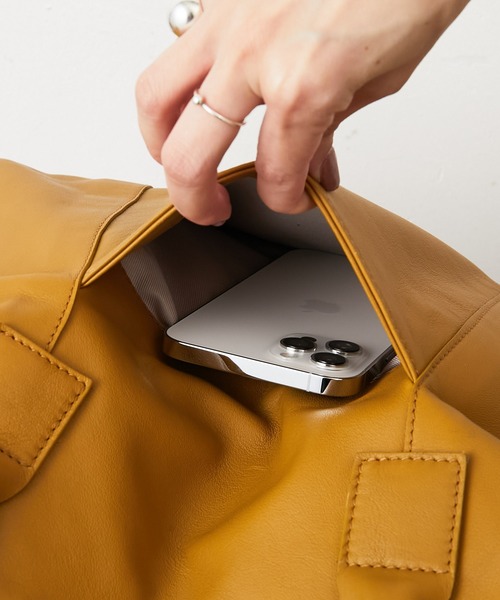 IO PELLE（イオペレ）の「【IOPELLE（イオペレ）】別注トラトートバッグ（トートバッグ・レディース・ネイビー/マスタード・FREE）」の13枚目の写真