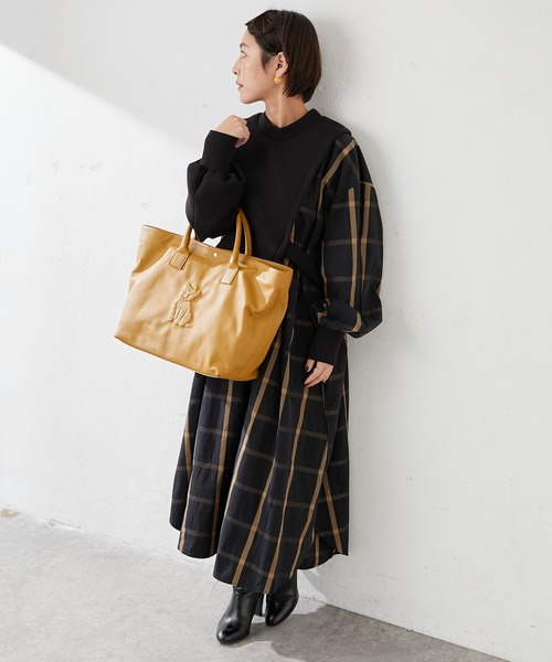 IO PELLE（イオペレ）の「【IOPELLE（イオペレ）】別注トラトートバッグ（トートバッグ・レディース・ネイビー/マスタード・FREE）」の10枚目の写真