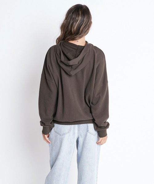 ROXY(ロキシー)の「JIVY/ロキシージップアップパーカー(パーカー・レディース・ブラック/ピンク/ナチュラル・SMALL/MEDIUM/LARGE/X-LARGE)」の4枚目の写真