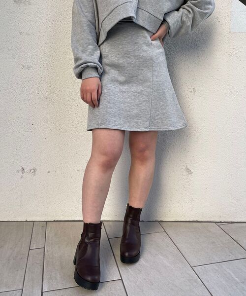 MAJESTIC LEGON（マジェスティックレゴン）の「スウェットミニスカート（スカート・レディース・アイボリー/ブラック/グレー・MEDIUM）」の21枚目の写真