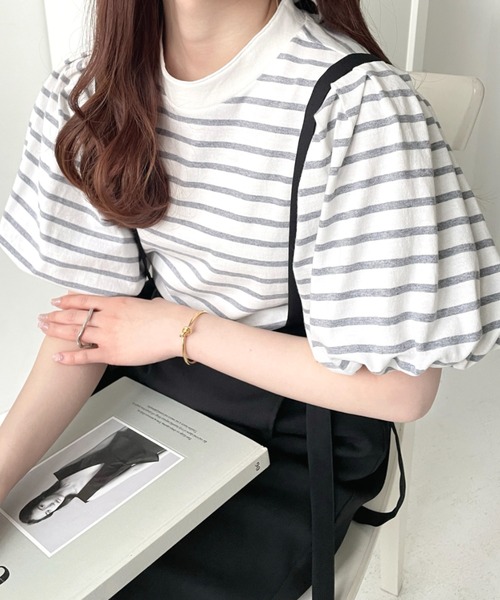 moment+（モーメントプラス）の「【累計販売枚数1万枚突破！】バックリボンパフスリーブ半袖Tシャツ（Tシャツ/カットソー・レディース・杢グレー/ブラック/グレイッシュベージュ/オフホワイト/ベージュ/ブラック系その他/グレー・L/M）」の4枚目の写真