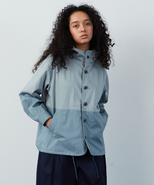 FRAPBOIS（フラボア）の「バイカラーマンパ（マウンテンパーカー・レディース・ベージュ系その他/ブルー系その他・1/2）」の2枚目の写真