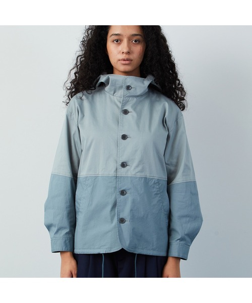 FRAPBOIS（フラボア）の「バイカラーマンパ（マウンテンパーカー・レディース・ベージュ系その他/ブルー系その他・1/2）」の3枚目の写真