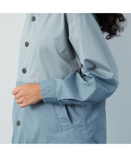 FRAPBOIS（フラボア）の「バイカラーマンパ（マウンテンパーカー・レディース・ベージュ系その他/ブルー系その他・1/2）」の9枚目の写真