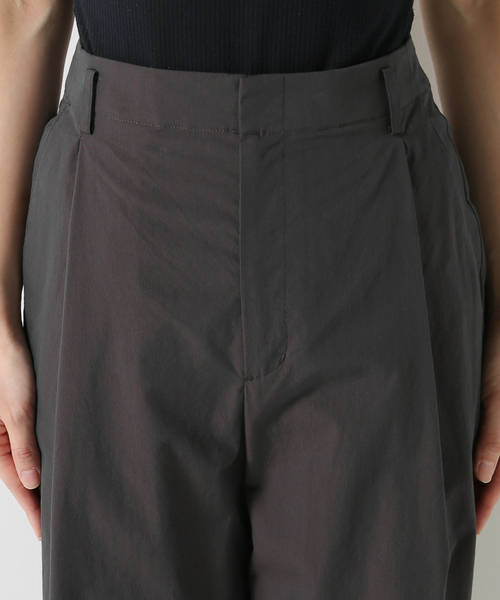 IENA（イエナ）の「FABRICA コットンナイロンタックパンツ（その他パンツ・レディース・チャコールグレー/ナチュラル・38/36/34）」の14枚目の写真