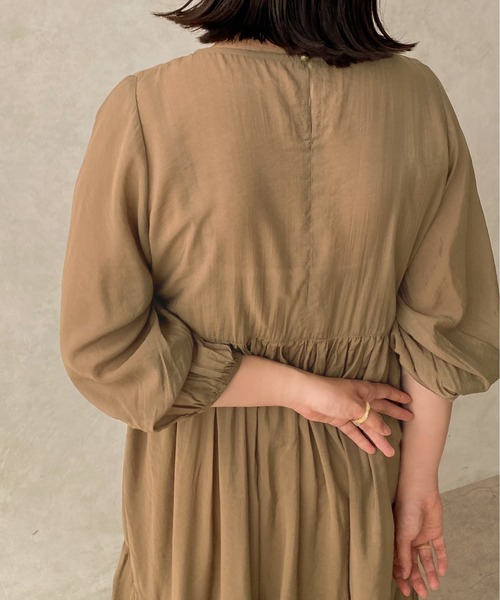 apres jour clair（アプレジュールクレア）の「【apres jour clair】シアーティアードワンピース【ZOZOTOWN限定アイテム】（ワンピース・レディース・ベージュ/アイボリー/ブラウン系その他・X-LARGE/フリー）」の17枚目の写真