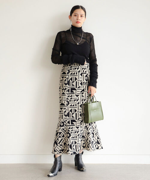 Ray BEAMS(レイビームス)の「RBS / アーム付き シアー リブ ハイネック ニット(ニット/セーター・レディース・ホワイト/ブラック・ONE SIZE)」の11枚目の写真