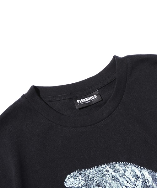 PLEASURES(プレジャー)の「PLEASURES/プレジャーズ FEAR LOGO HEAVYWEIGHT TEE(Tシャツ/カットソー・メンズ・ブラック・M/L/XL)」の4枚目の写真