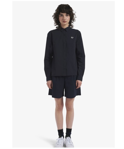 FRED PERRY（フレッドペリー）の「Pleated Shirt（シャツ/ブラウス・レディース・ホワイト/ネイビー・10）」の8枚目の写真