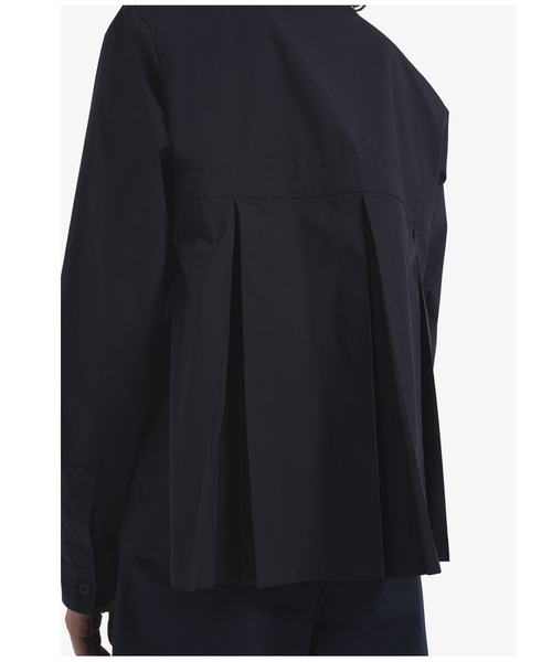 FRED PERRY（フレッドペリー）の「Pleated Shirt（シャツ/ブラウス・レディース・ホワイト/ネイビー・10）」の11枚目の写真