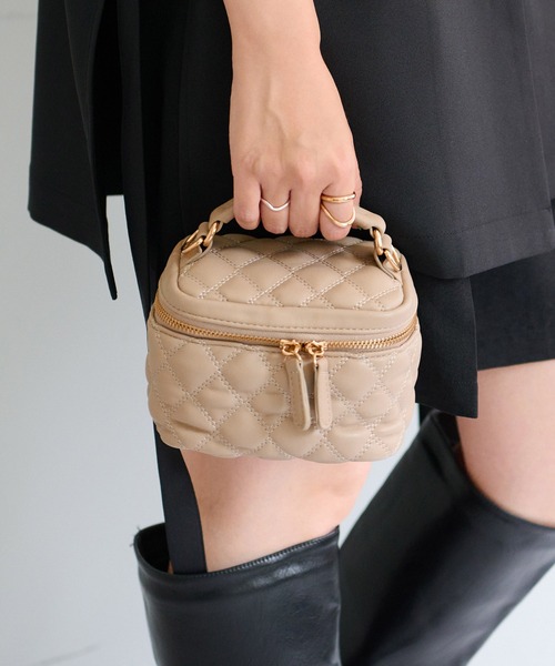 DISCOAT（ディスコート）の「【WEB限定】キルティングミニバニティバッグ（ショルダーバッグ・レディース・ブラック/オレンジ/グレイッシュベージュ・FREE）」の20枚目の写真