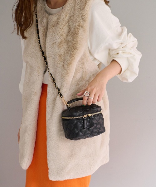 DISCOAT（ディスコート）の「【WEB限定】キルティングミニバニティバッグ（ショルダーバッグ・レディース・ブラック/オレンジ/グレイッシュベージュ・FREE）」の13枚目の写真