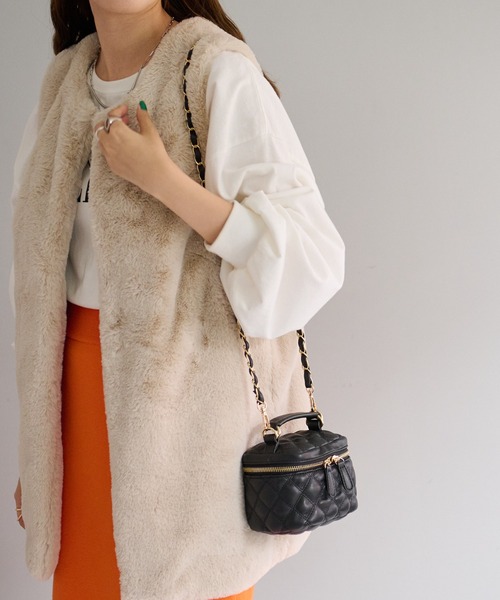 DISCOAT（ディスコート）の「【WEB限定】キルティングミニバニティバッグ（ショルダーバッグ・レディース・ブラック/オレンジ/グレイッシュベージュ・FREE）」の10枚目の写真