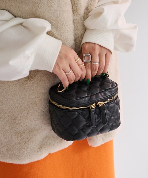DISCOAT（ディスコート）の「【WEB限定】キルティングミニバニティバッグ（ショルダーバッグ・レディース・ブラック/オレンジ/グレイッシュベージュ・FREE）」の7枚目の写真