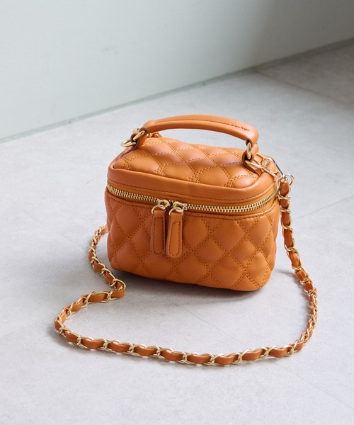 DISCOAT（ディスコート）の「【WEB限定】キルティングミニバニティバッグ（ショルダーバッグ・レディース・ブラック/オレンジ/グレイッシュベージュ・FREE）」の21枚目の写真