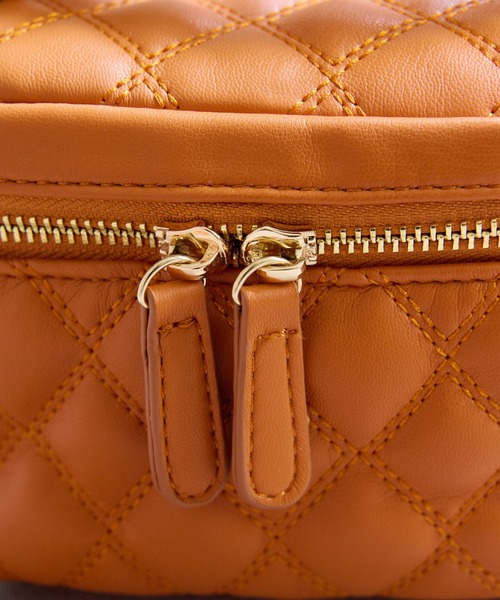 DISCOAT（ディスコート）の「【WEB限定】キルティングミニバニティバッグ（ショルダーバッグ・レディース・ブラック/オレンジ/グレイッシュベージュ・FREE）」の12枚目の写真