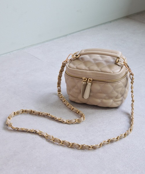 DISCOAT（ディスコート）の「【WEB限定】キルティングミニバニティバッグ（ショルダーバッグ・レディース・ブラック/オレンジ/グレイッシュベージュ・FREE）」の6枚目の写真