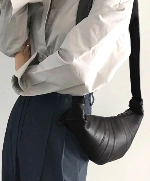 Dalfwin(ダールフィン)の「2022 AW 秋冬 レディース バッグ クロワッサンショルダーバッグ レディース(ショルダーバッグ・レディース・ブラック/アイボリー・FREE)」の11枚目の写真