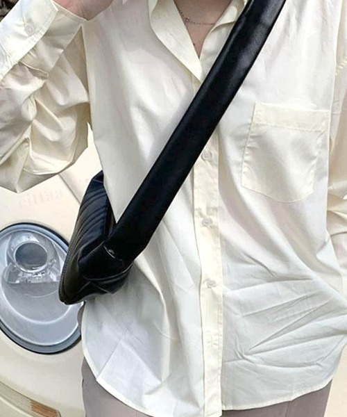 Dalfwin(ダールフィン)の「2022 AW 秋冬 レディース バッグ クロワッサンショルダーバッグ レディース(ショルダーバッグ・レディース・ブラック/アイボリー・FREE)」の12枚目の写真