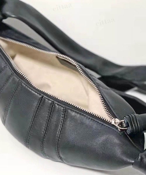 Dalfwin(ダールフィン)の「2022 AW 秋冬 レディース バッグ クロワッサンショルダーバッグ レディース(ショルダーバッグ・レディース・ブラック/アイボリー・FREE)」の20枚目の写真