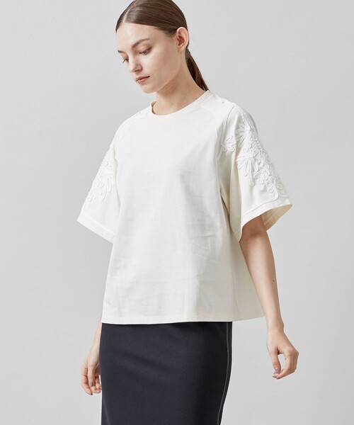 LOKITHO（ロキト）の「【LOKITHO/(ロキト)】別注コードエンブロイダリーTEE（Tシャツ/カットソー・レディース・ダークブルー/ブラック/アイボリー・2）」の4枚目の写真