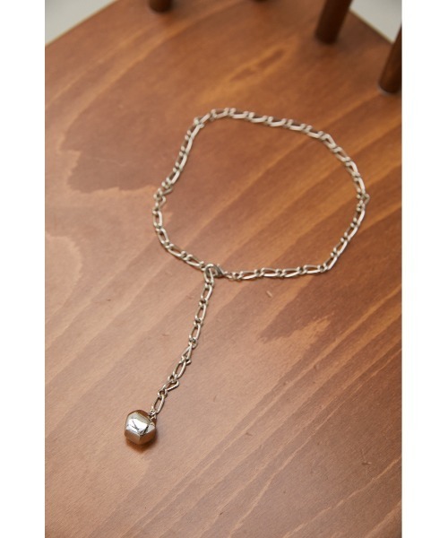 crie conforto(クリーコンフォルト)の「フォームドボールラリエット(ネックレス・レディース・シルバー/ゴールド・FREE)」の2枚目の写真