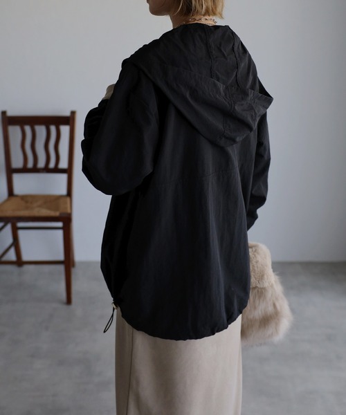 Bonjour Sagan（ボンジュールサガン）の「ハーフジップマウンテンパーカー（マウンテンパーカー・レディース・グレイッシュベージュ/ブラック・FREE）」の6枚目の写真