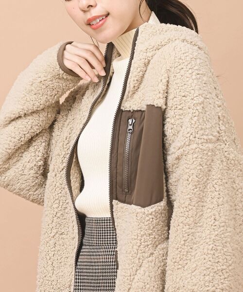 rps（アールピーエス）の「ハイネックボアブルゾン（ブルゾン・レディース・ブラック/ベージュ/アイボリー・M）」の3枚目の写真