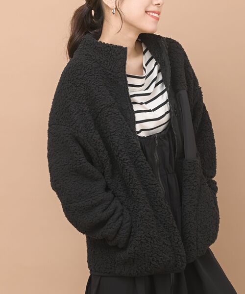 rps（アールピーエス）の「ハイネックボアブルゾン（ブルゾン・レディース・ブラック/ベージュ/アイボリー・M）」の2枚目の写真