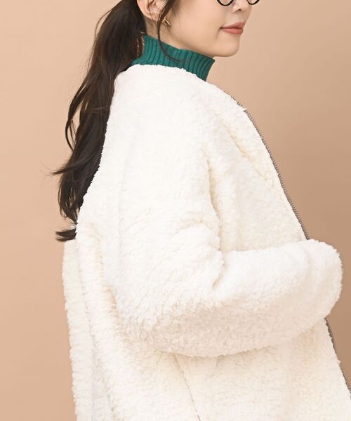 rps（アールピーエス）の「ハイネックボアブルゾン（ブルゾン・レディース・ブラック/ベージュ/アイボリー・M）」の4枚目の写真