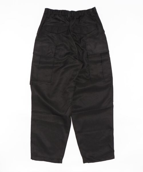 CERCA（チェルカ）の「【BEL】ドレープ ビッグシルエット カーゴパンツ(BG/)（カーゴパンツ・メンズ・カーキ/ブラック/オフホワイト・MEDIUM/X-LARGE/LARGE）」の4枚目の写真