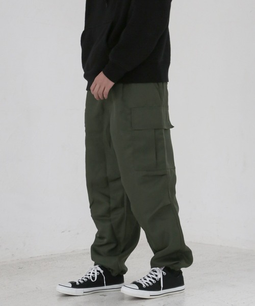 CERCA（チェルカ）の「【BEL】ドレープ ビッグシルエット カーゴパンツ(BG/)（カーゴパンツ・メンズ・カーキ/ブラック/オフホワイト・MEDIUM/X-LARGE/LARGE）」の9枚目の写真