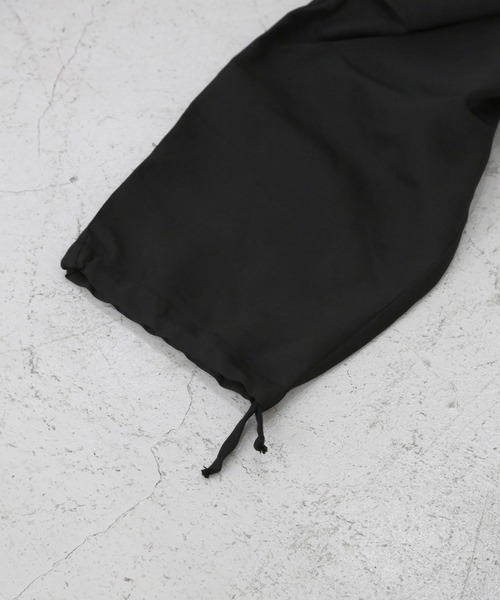 CERCA（チェルカ）の「【BEL】ドレープ ビッグシルエット カーゴパンツ(BG/)（カーゴパンツ・メンズ・カーキ/ブラック/オフホワイト・MEDIUM/X-LARGE/LARGE）」の19枚目の写真