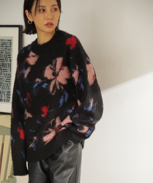 ROSE BUD(ローズバッド)の「<ホワイトWEB限定カラー>フラワージャカードニット(ニット/セーター・レディース・ブラック/ブルー/ホワイト系その他・ONE SIZE)」の3枚目の写真