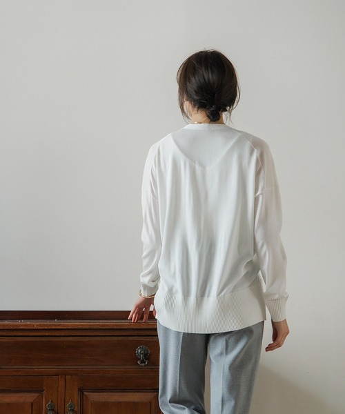 Emma Taylor（エマテイラー）の「BIGパール釦カーディガン（カーディガン/ボレロ・レディース・ブラック/ネイビー/ホワイト・FREE）」の8枚目の写真