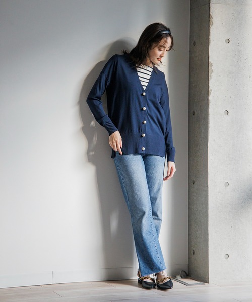 Emma Taylor（エマテイラー）の「BIGパール釦カーディガン（カーディガン/ボレロ・レディース・ブラック/ネイビー/ホワイト・FREE）」の15枚目の写真