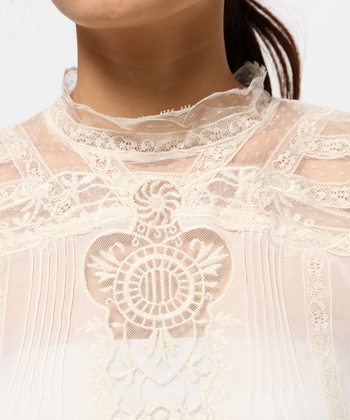 CROON A SONG（クルーンアソング）の「ﾉｰｽﾘｰﾌﾞｼﾌｫﾝﾚｰｽﾌﾞﾗｳｽ（シャツ/ブラウス・レディース・ホワイト/ブラック/ネイビー・38）」の8枚目の写真