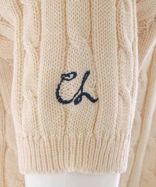 clear(クリア)の「ワンポイント刺繍ケーブル編み半袖ニットトップス(ニット/セーター・レディース・ベージュ/オフホワイト/グレー・F)」の10枚目の写真