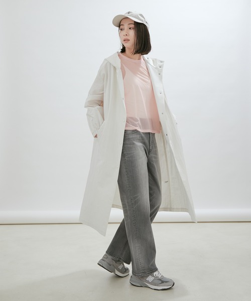 SALON adam et rope'(サロン アダム エ ロペ)の「【WEB限定】【手洗い可能】リップストップロングフードコート/ロングマウンテンパーカー(マウンテンパーカー・レディース・チャコールグレー/オフホワイト・FREE)」の4枚目の写真