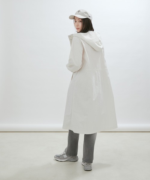 SALON adam et rope'(サロン アダム エ ロペ)の「【WEB限定】【手洗い可能】リップストップロングフードコート/ロングマウンテンパーカー(マウンテンパーカー・レディース・チャコールグレー/オフホワイト・FREE)」の14枚目の写真