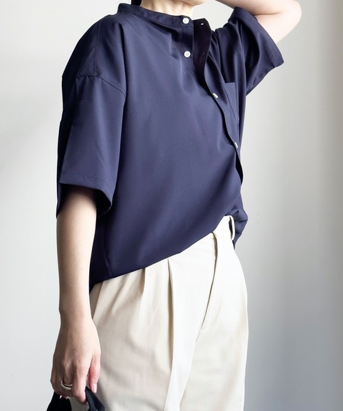 COMMON WARE（コモンウェアー）の「COMMONWARE:PE ルーズフィット バンドカラーシャツ S/S（シャツ/ブラウス・レディース・ホワイト/グリーン/ネイビー/パープル/チャコールグレー/グレイッシュベージュ/サックスブルー/ブラック・L/XL/M）」の6枚目の写真