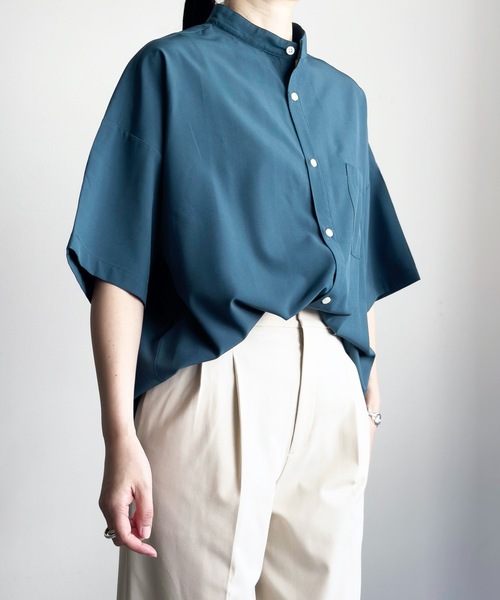 COMMON WARE（コモンウェアー）の「COMMONWARE:PE ルーズフィット バンドカラーシャツ S/S（シャツ/ブラウス・レディース・ホワイト/グリーン/ネイビー/パープル/チャコールグレー/グレイッシュベージュ/サックスブルー/ブラック・L/XL/M）」の5枚目の写真