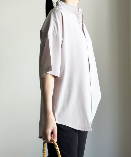 COMMON WARE（コモンウェアー）の「COMMONWARE:PE ルーズフィット バンドカラーシャツ S/S（シャツ/ブラウス・レディース・ホワイト/グリーン/ネイビー/パープル/チャコールグレー/グレイッシュベージュ/サックスブルー/ブラック・L/XL/M）」の20枚目の写真