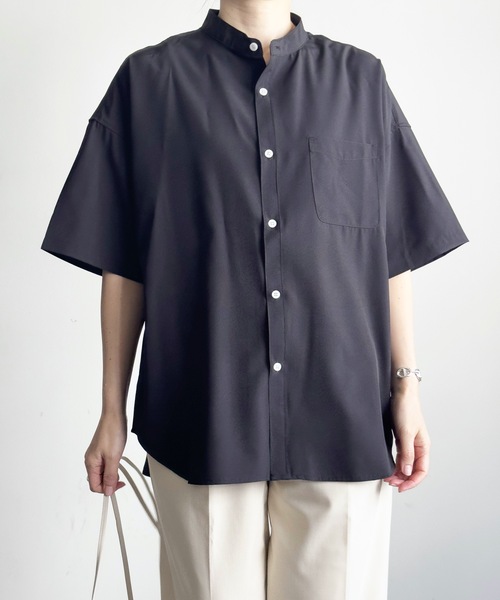 COMMON WARE（コモンウェアー）の「COMMONWARE:PE ルーズフィット バンドカラーシャツ S/S（シャツ/ブラウス・レディース・ホワイト/グリーン/ネイビー/パープル/チャコールグレー/グレイッシュベージュ/サックスブルー/ブラック・L/XL/M）」の14枚目の写真